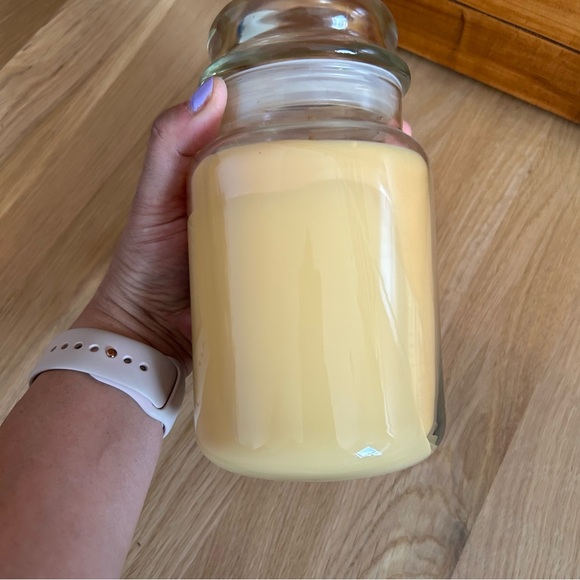 Yankee Candle Large Jar Candle 22oz -Trefoils Girl Scout Cookies - Picture 3 of 5